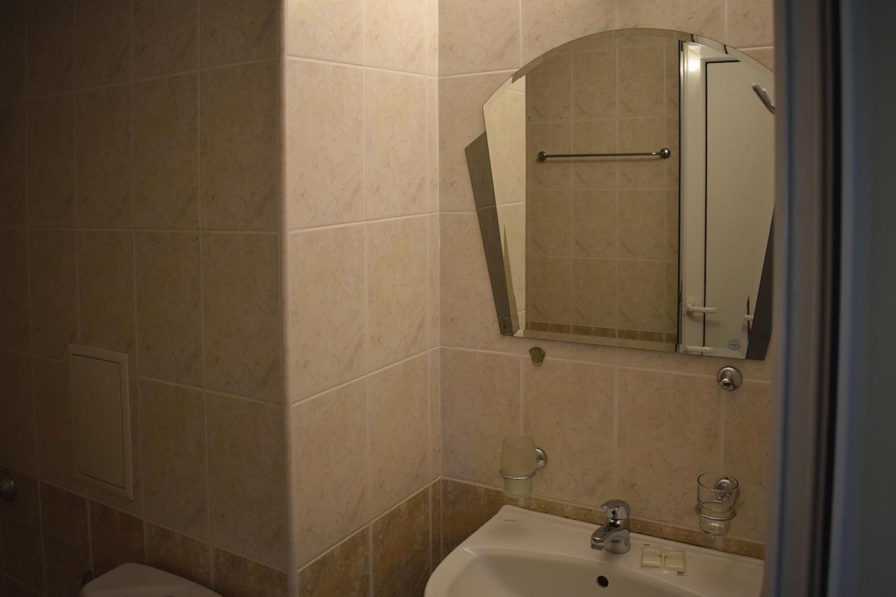 Hotel Jeravna Bankya Luaran gambar