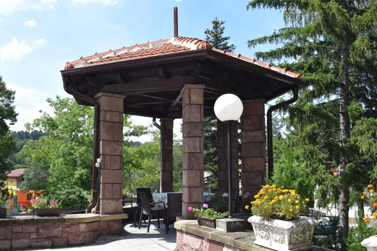 Hotel Jeravna Bankya Luaran gambar