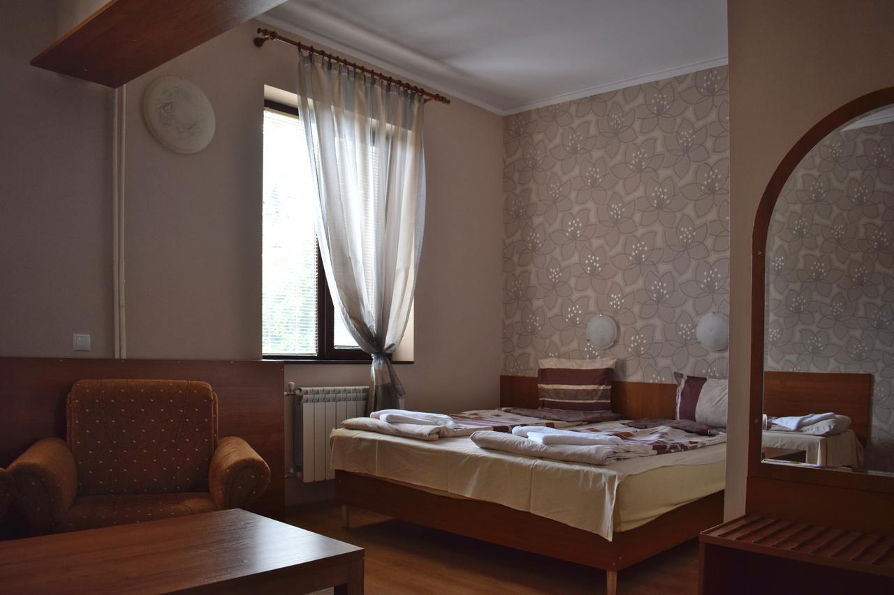 Hotel Jeravna Bankya Luaran gambar